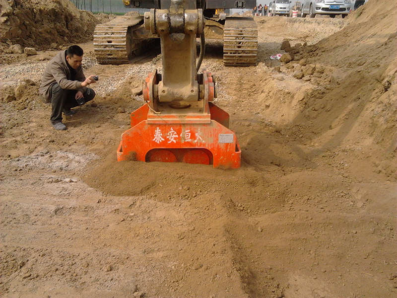 挖機振動平板夯 挖機振動平板夯